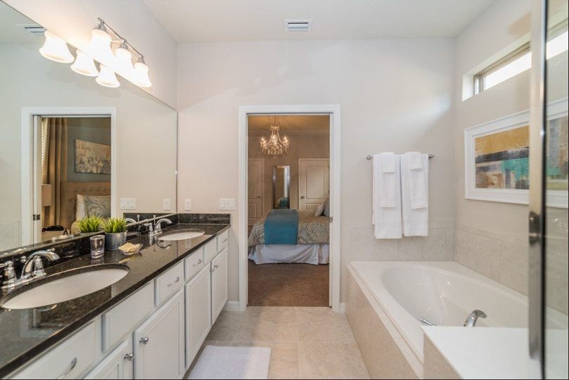 Your Beautiful 5 Star Villa Minutes from Disney on the Prestigious Orlando, Villa Orlando 1835