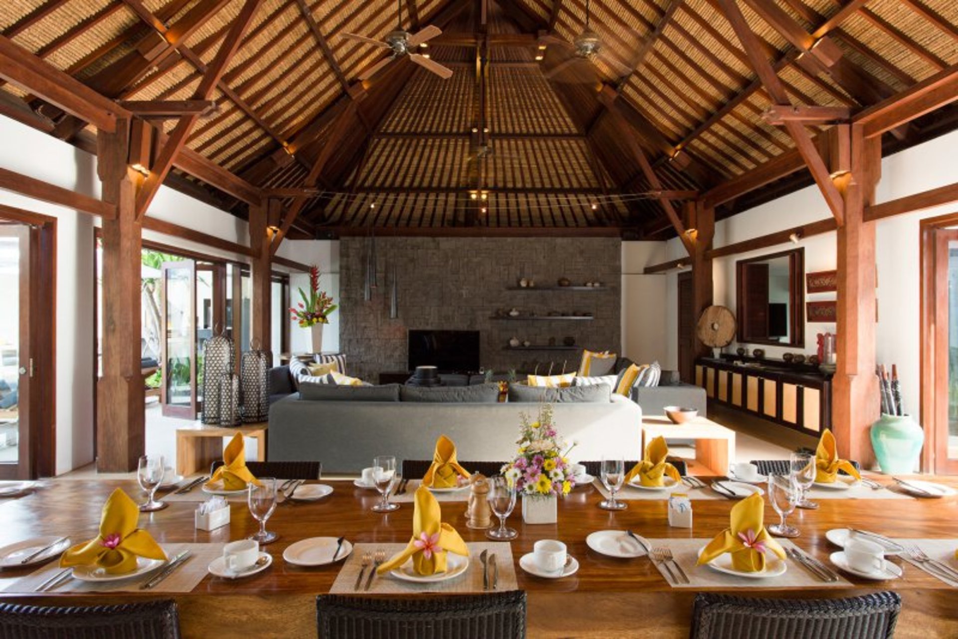 A Luxurious Oasis Steps from the Shore, Bali Villa 1008