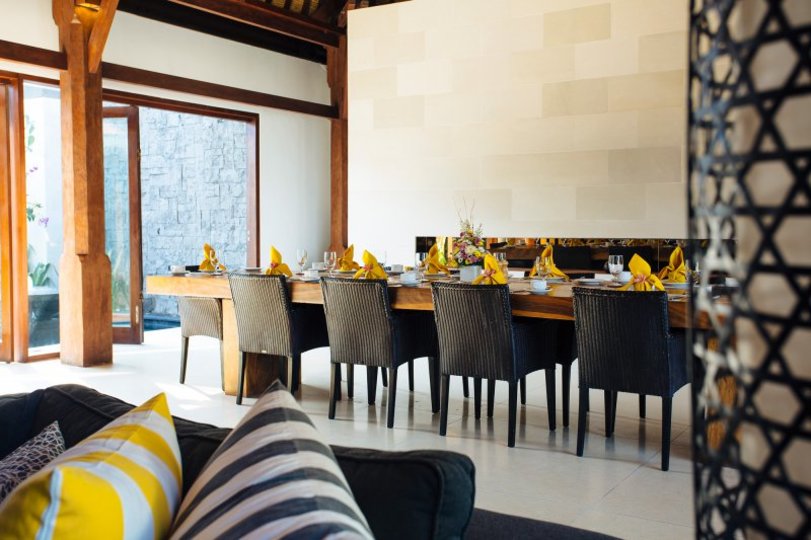 A Luxurious Oasis Steps from the Shore, Bali Villa 1008