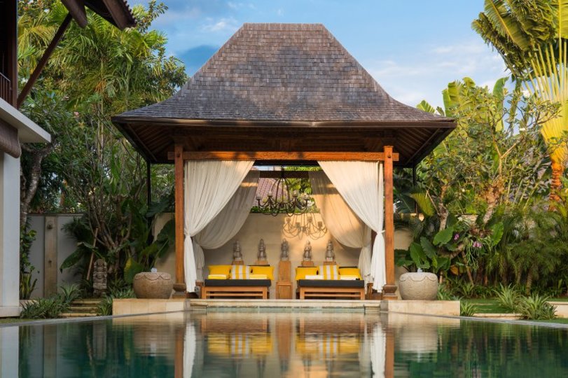 A Luxurious Oasis Steps from the Shore, Bali Villa 1008