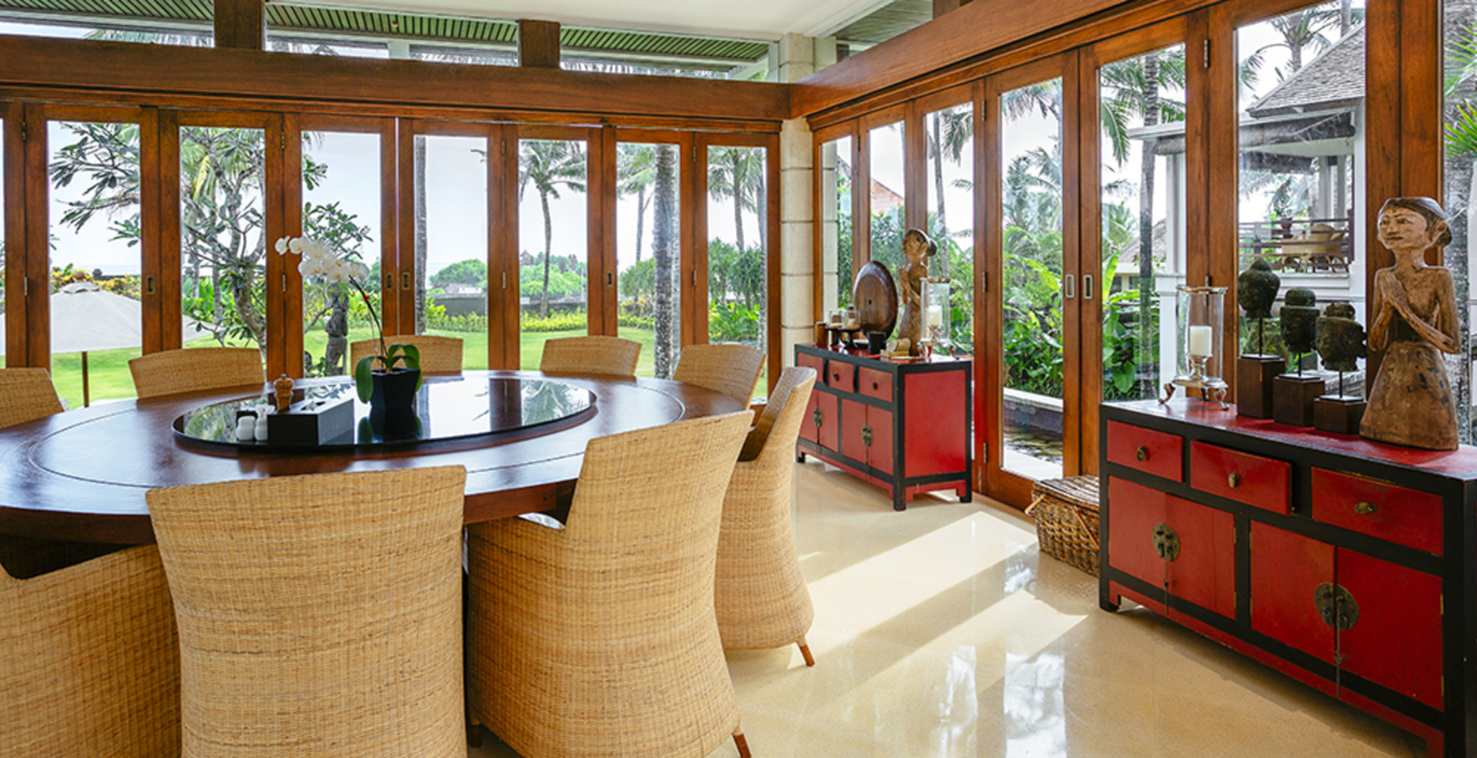 Secluded 5-Star Luxury by the Ocean – Bali Villa 1018
