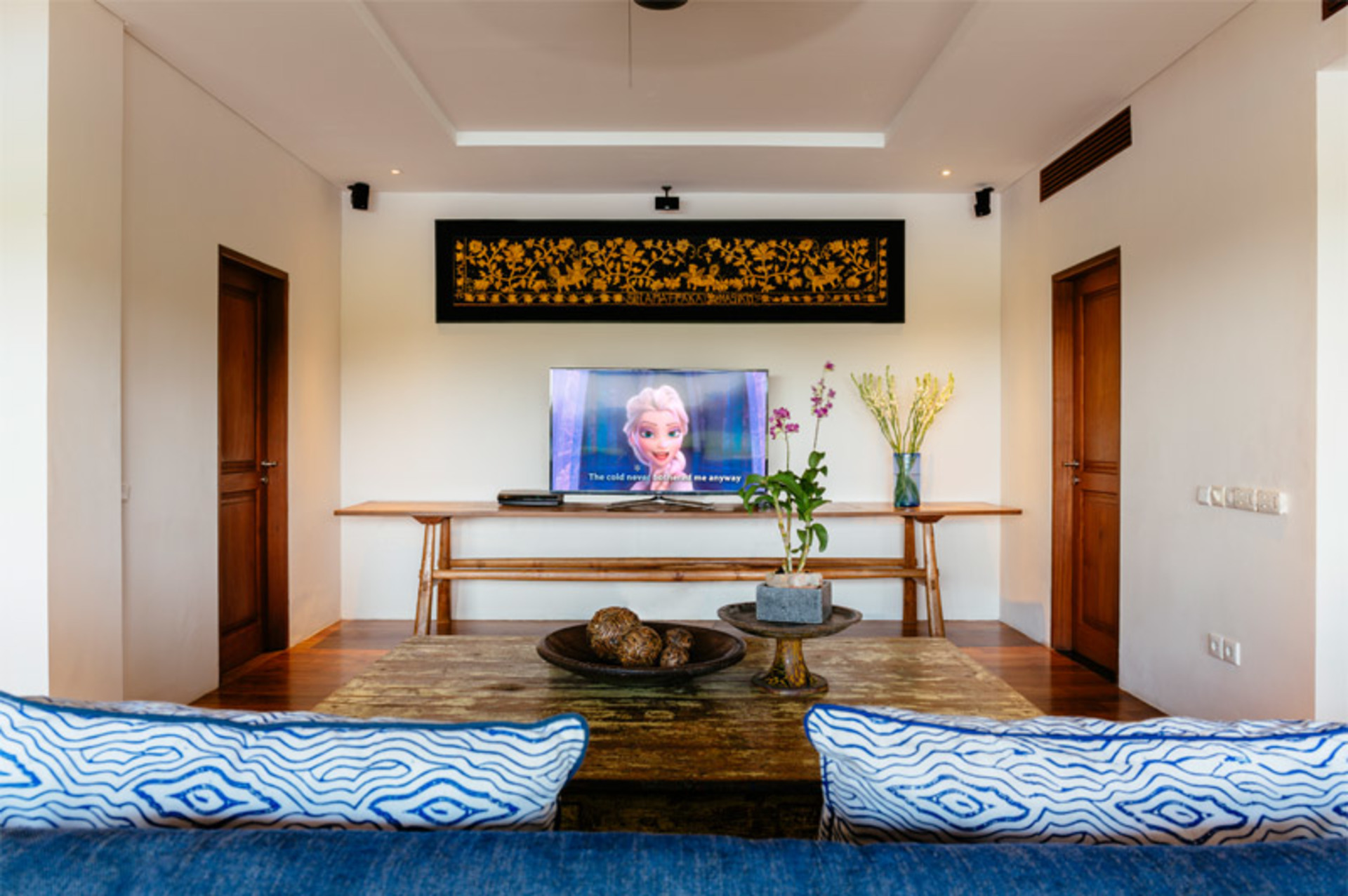 Secluded 5-Star Luxury by the Ocean – Bali Villa 1018