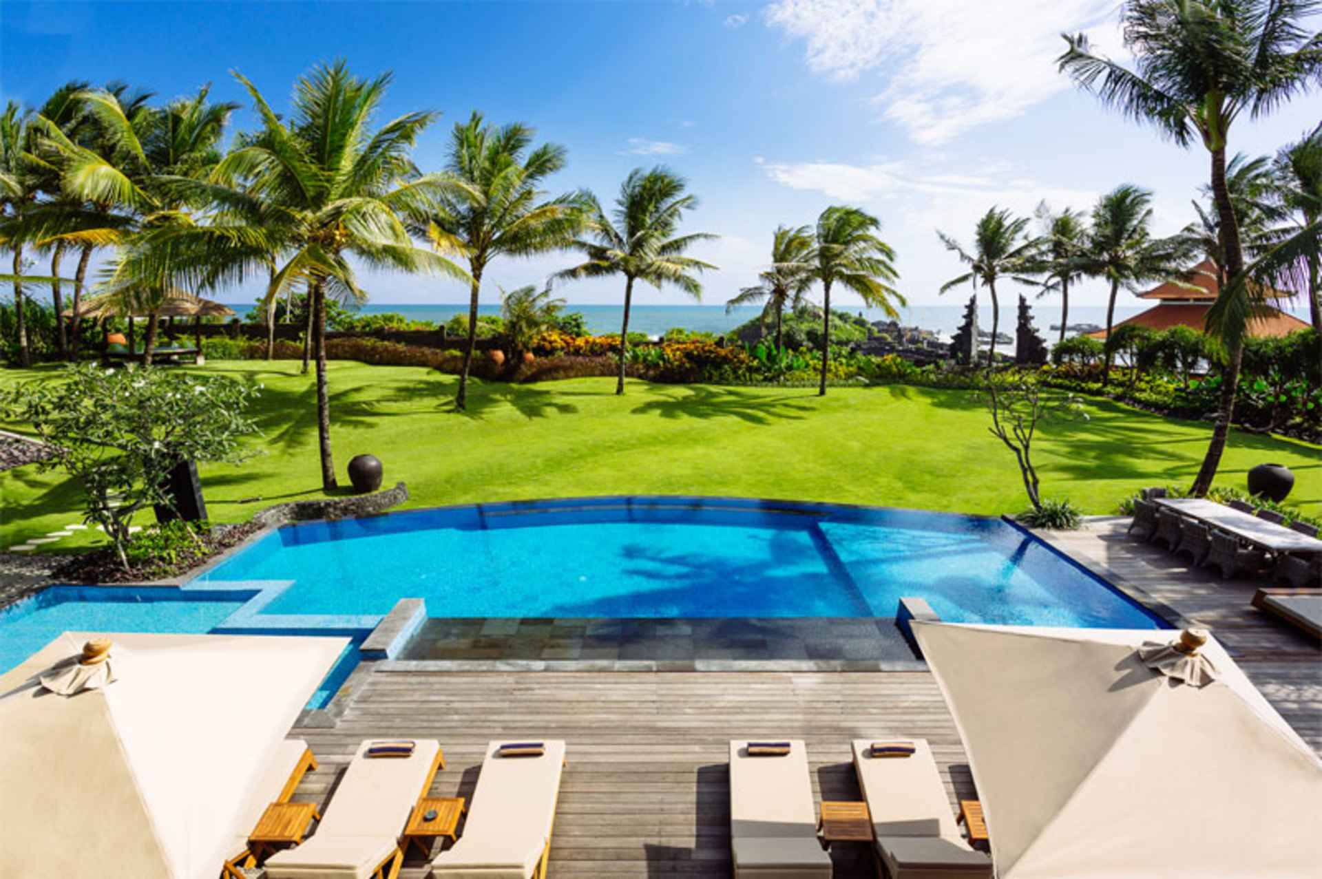 Secluded 5-Star Luxury by the Ocean – Bali Villa 1018