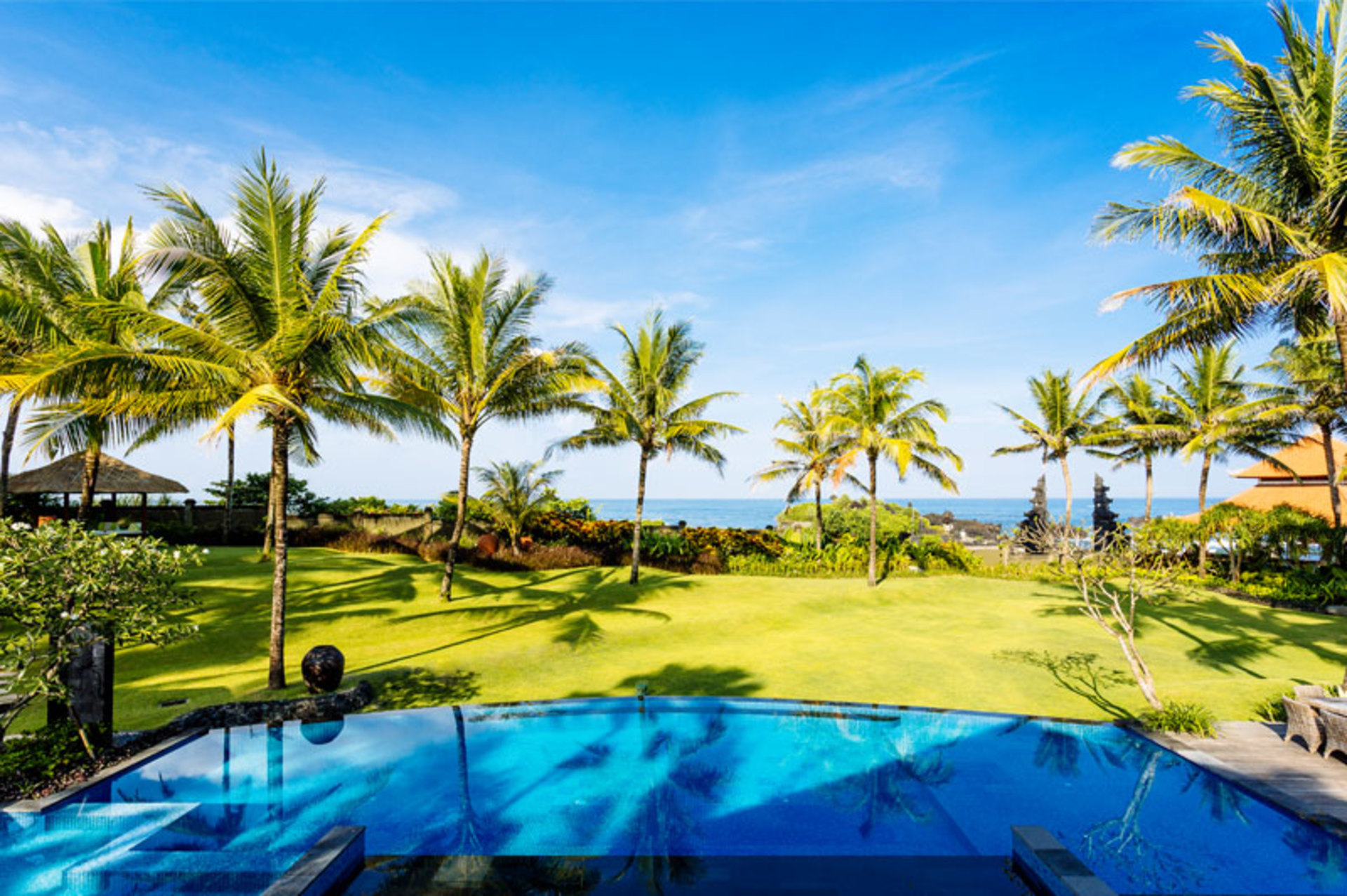 Secluded 5-Star Luxury by the Ocean – Bali Villa 1018