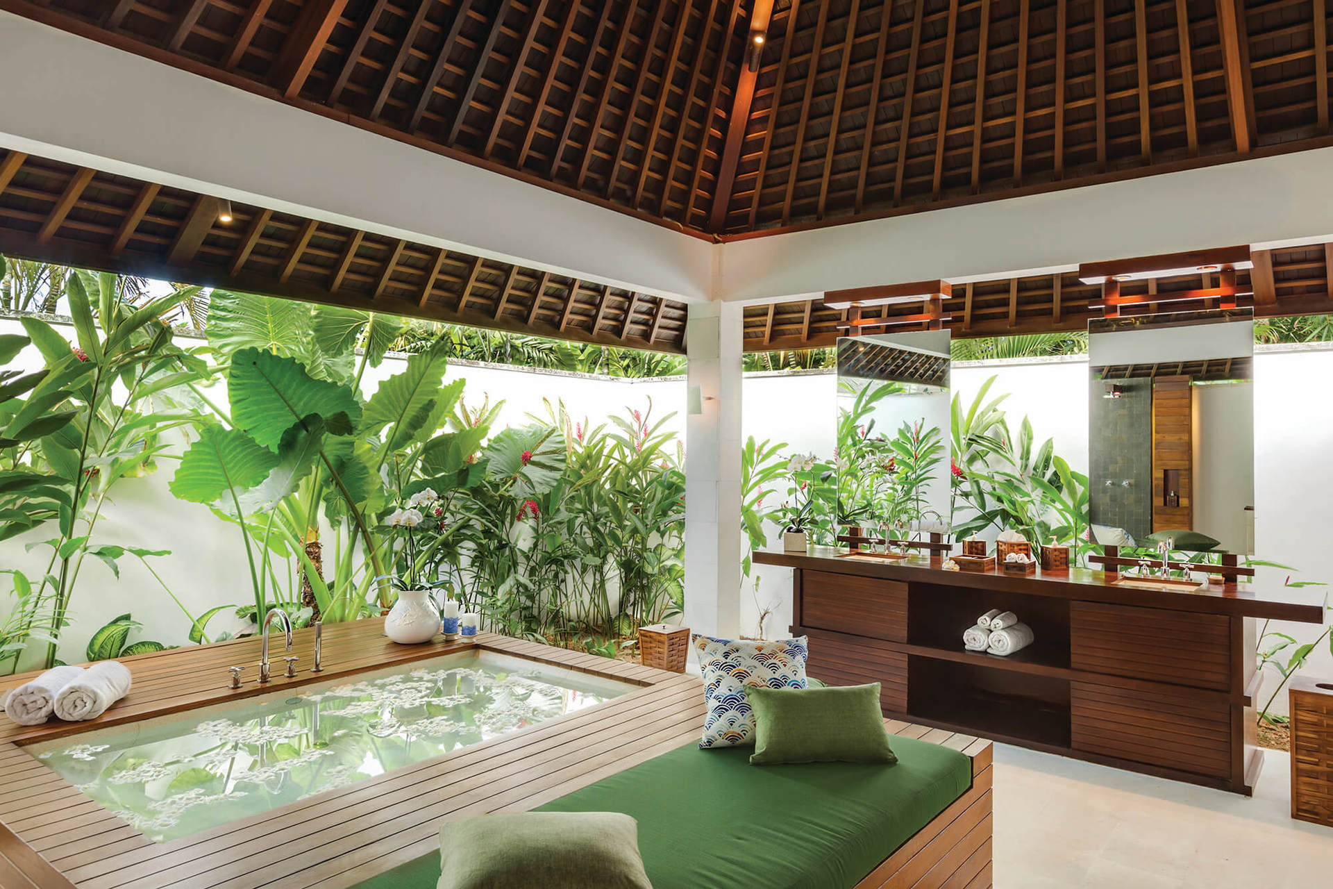 Bali Villa 1022: Your Private Oasis with Pool & Serenity