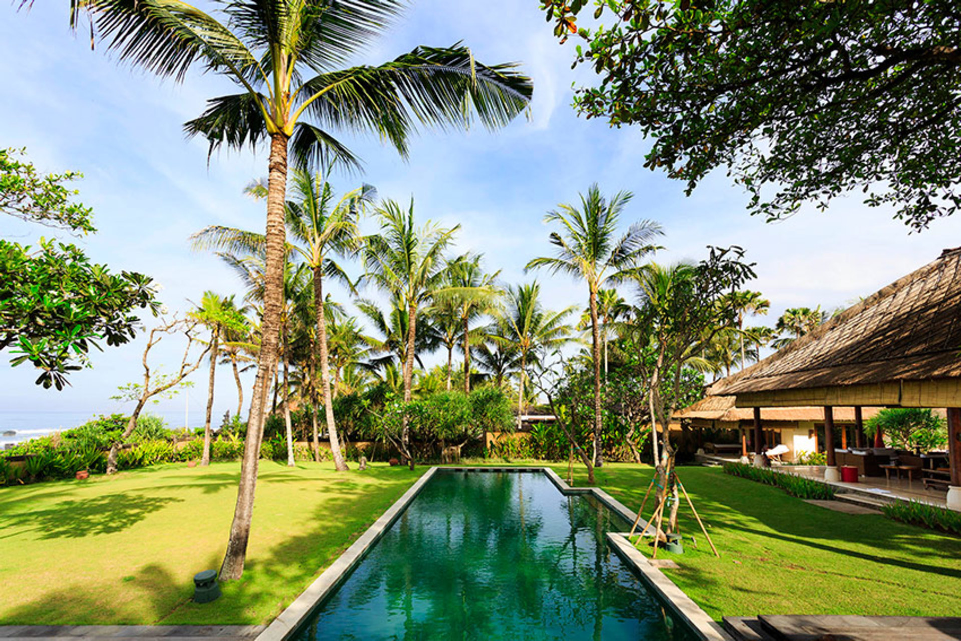 Bali Villa 1023: Ocean Bliss & Poolside Serenity