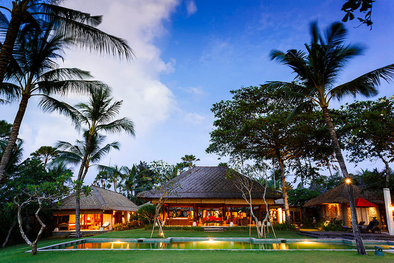 Bali Villa 1023: Ocean Bliss & Poolside Serenity
