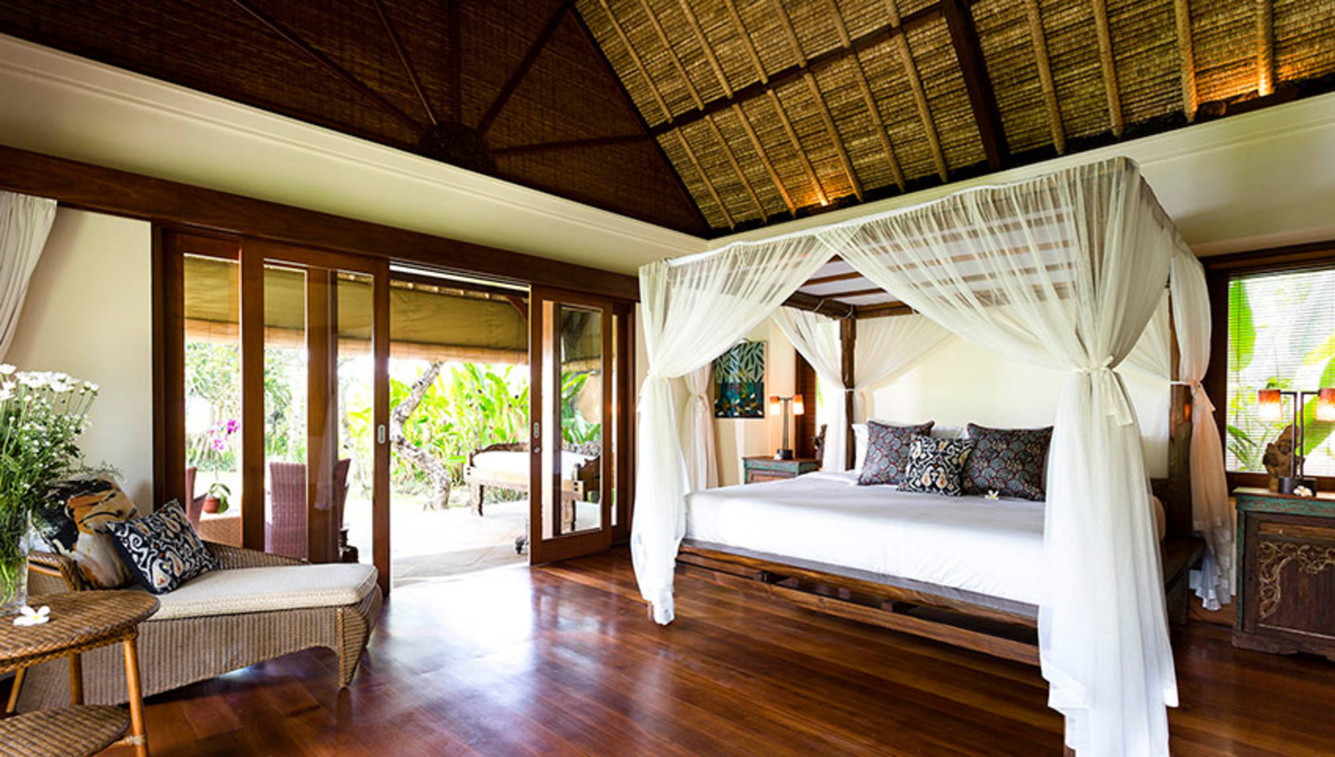 Bali Villa 1023: Ocean Bliss & Poolside Serenity