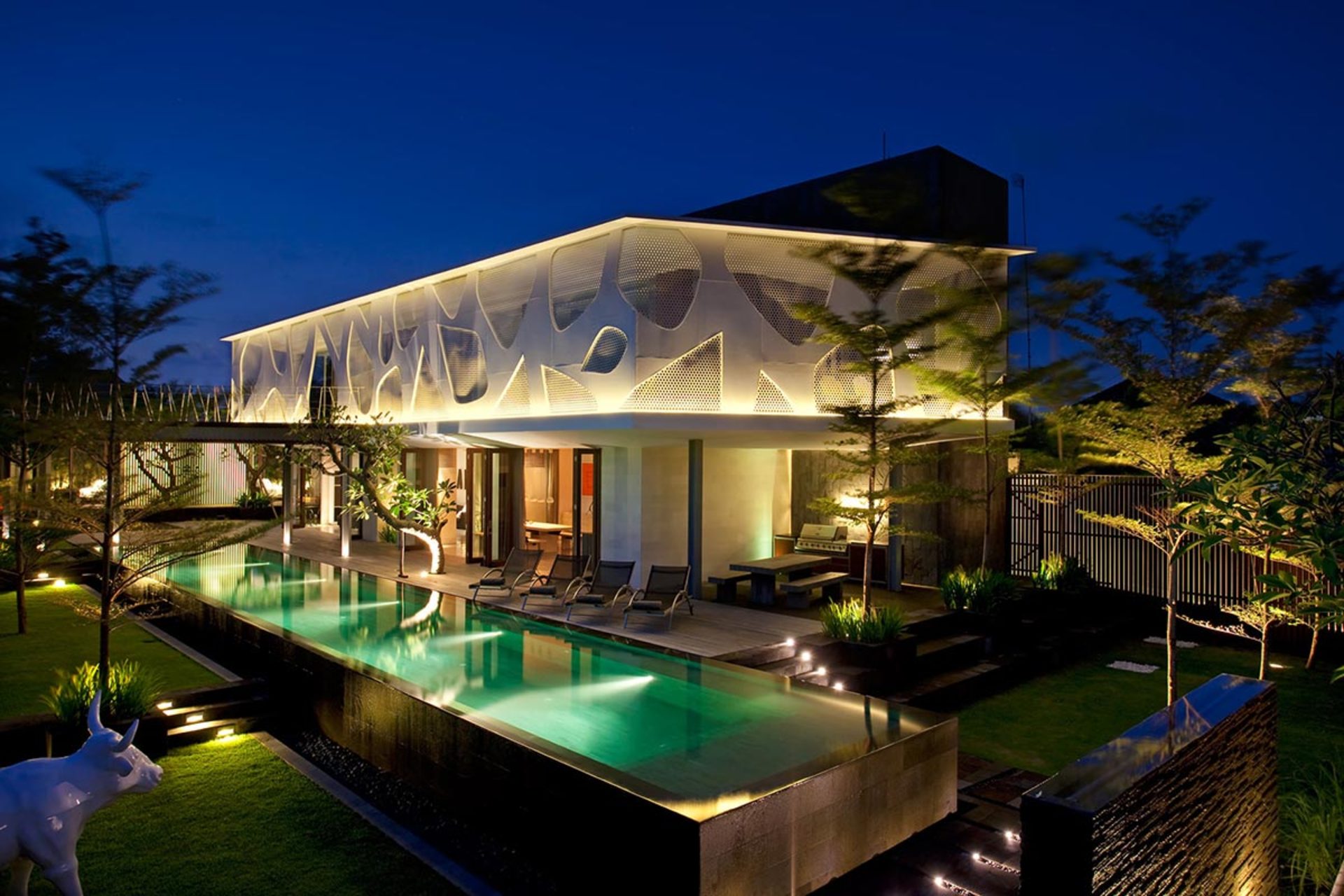 Sanctuary of Green and Glamour – Bali Villa 1024