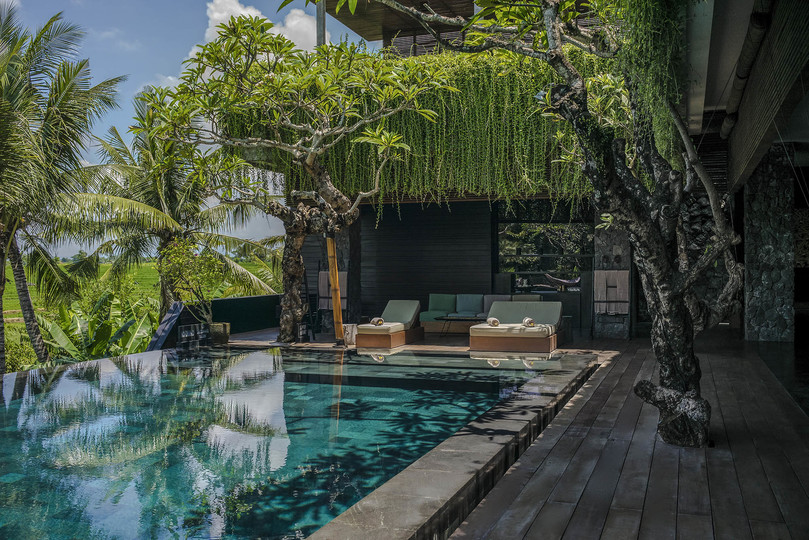 Luxury Villa Escape with Exceptional Staff – 1028