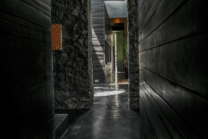 Luxury Villa Escape with Exceptional Staff – 1028