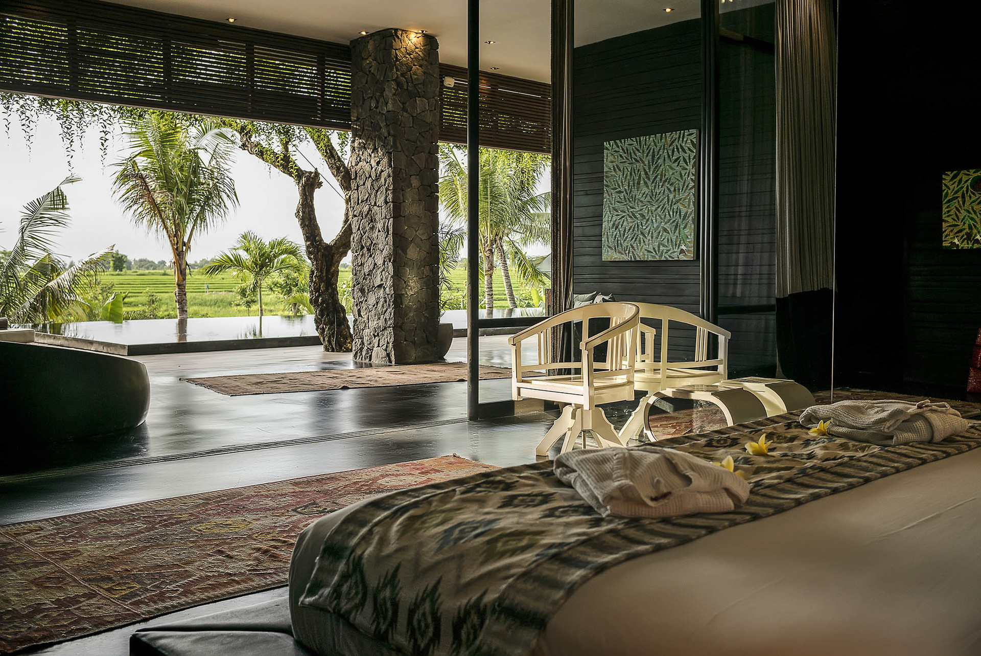 Luxury Villa Escape with Exceptional Staff – 1028