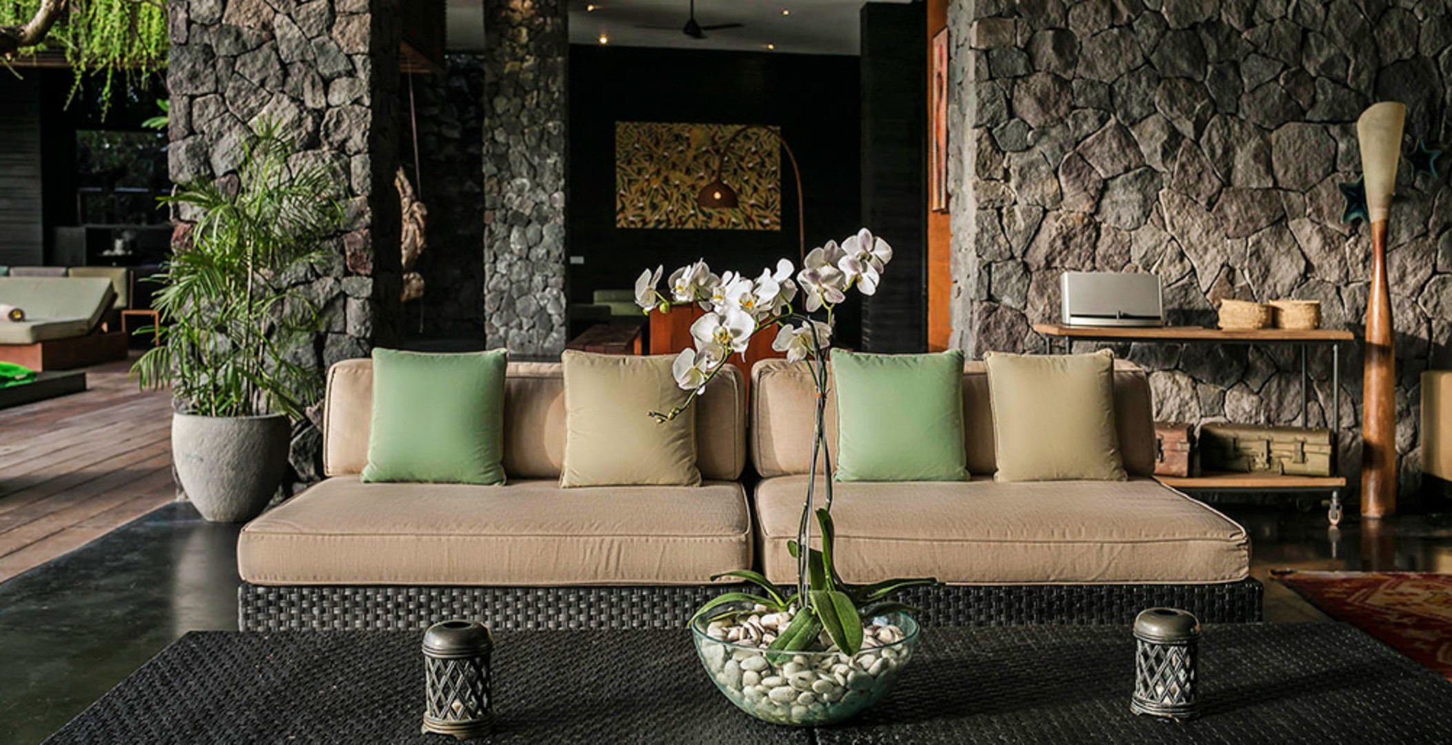 Luxury Villa Escape with Exceptional Staff – 1028