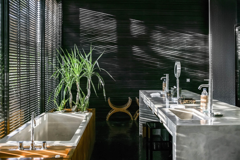 Luxury Villa Escape with Exceptional Staff – 1028