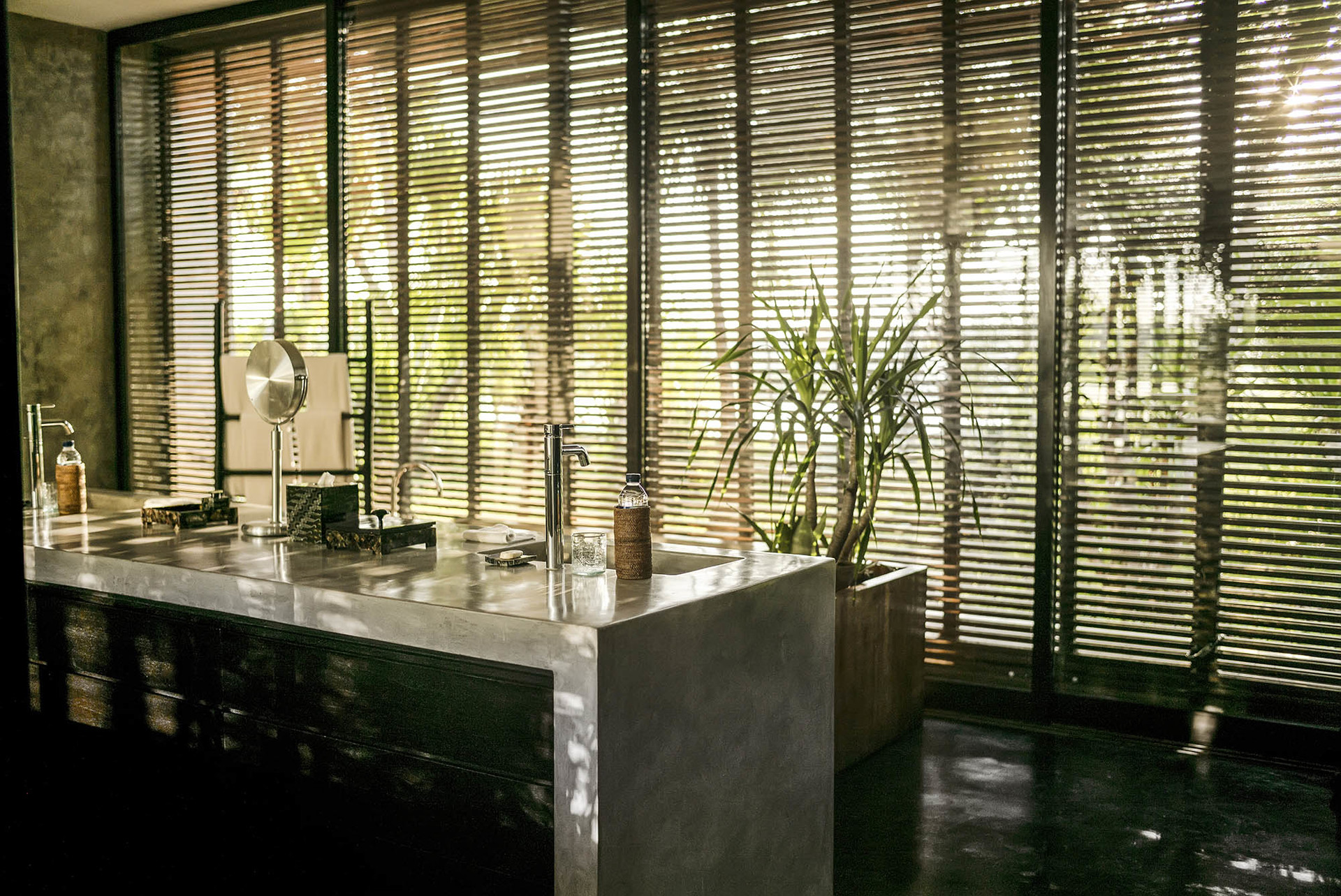 Luxury Villa Escape with Exceptional Staff – 1028