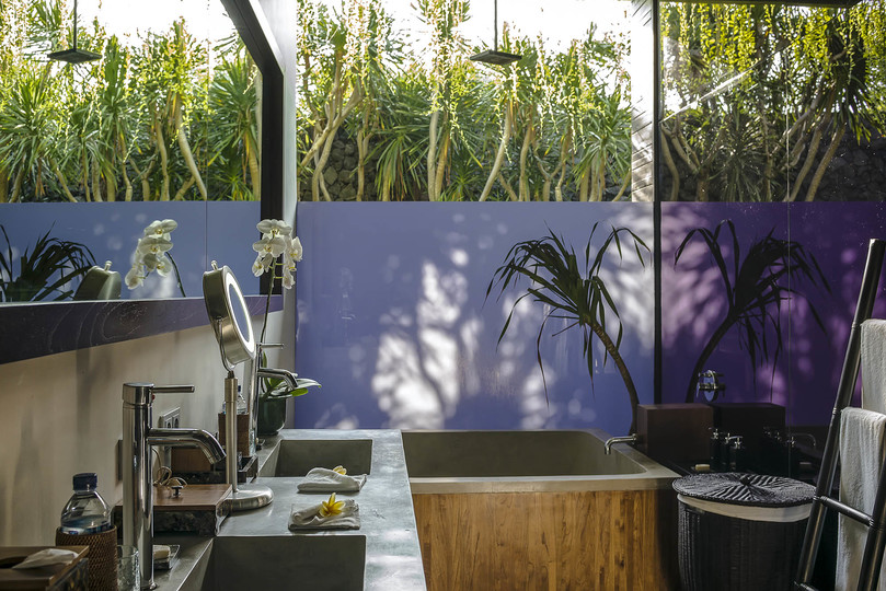 Luxury Villa Escape with Exceptional Staff – 1028