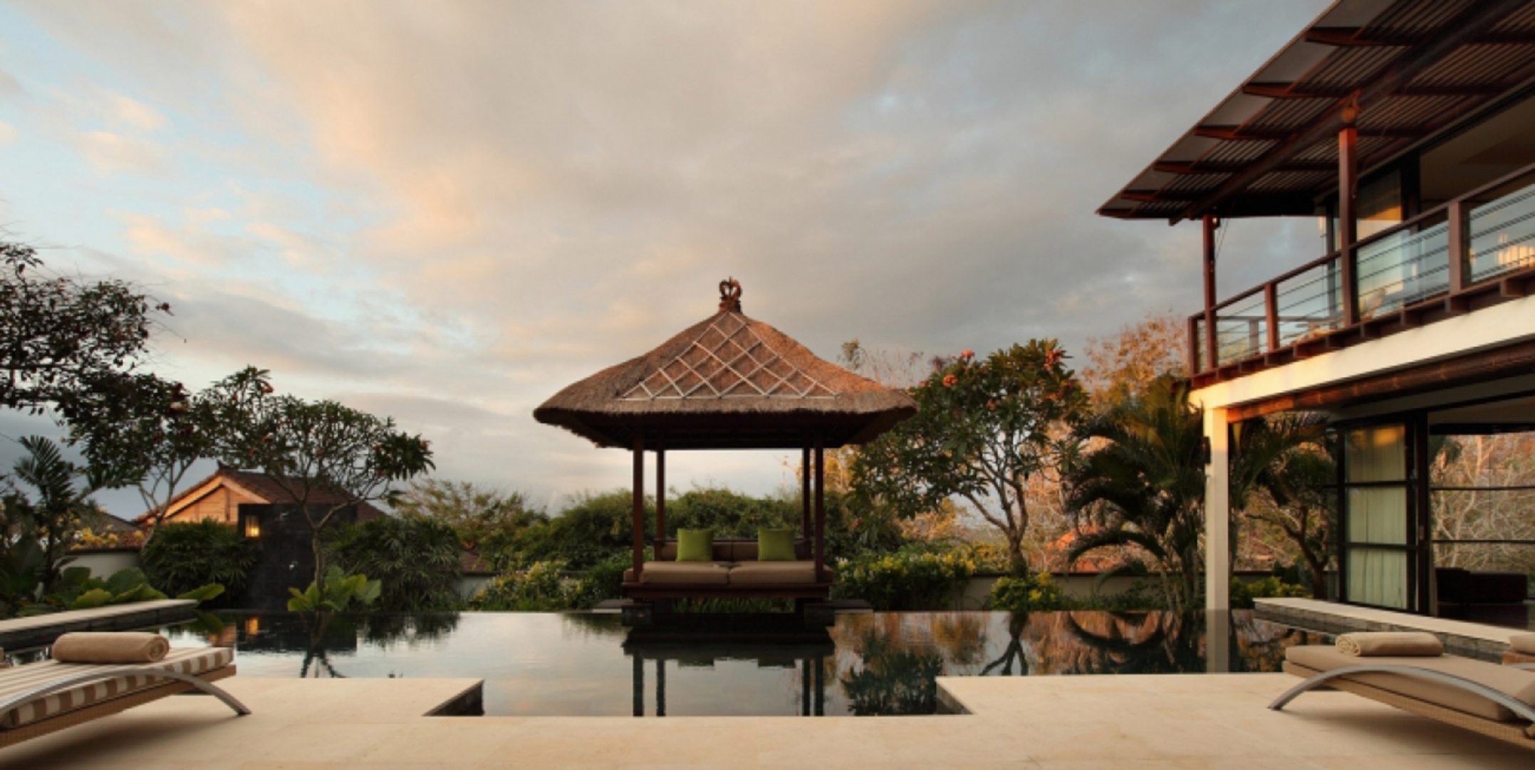 Elegant Cliffside Villa with Breathtaking Views – Bali Villa 1031