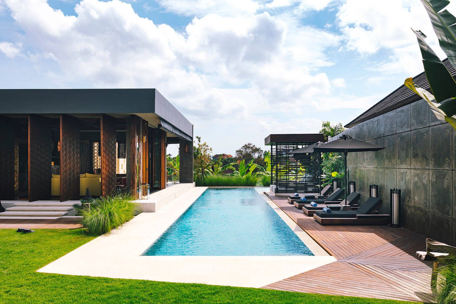 Modern Oasis by the Sea – Bali Villa 1032