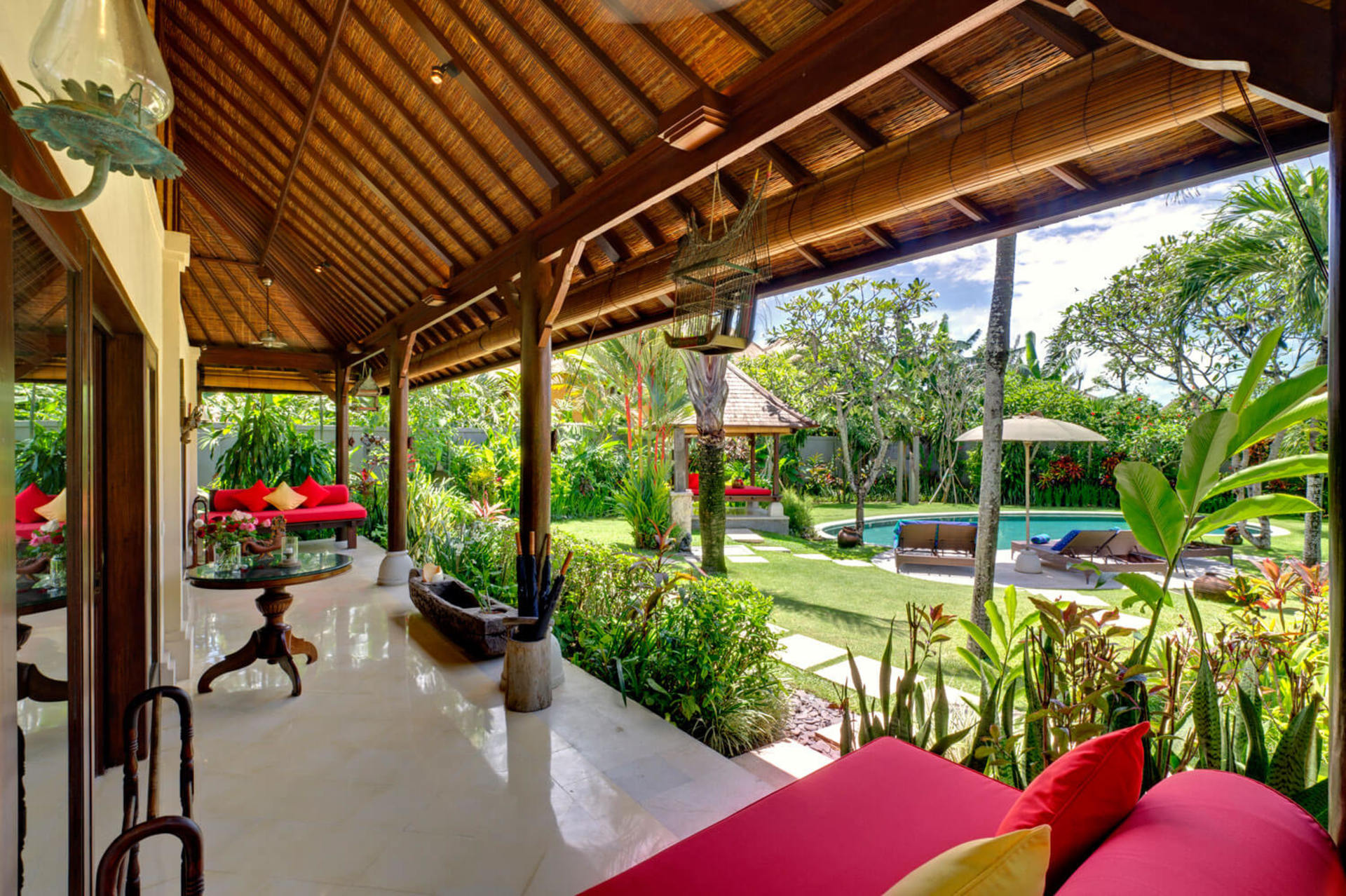 Tropical Luxury Steps from the Sand – Bali Villa 1034