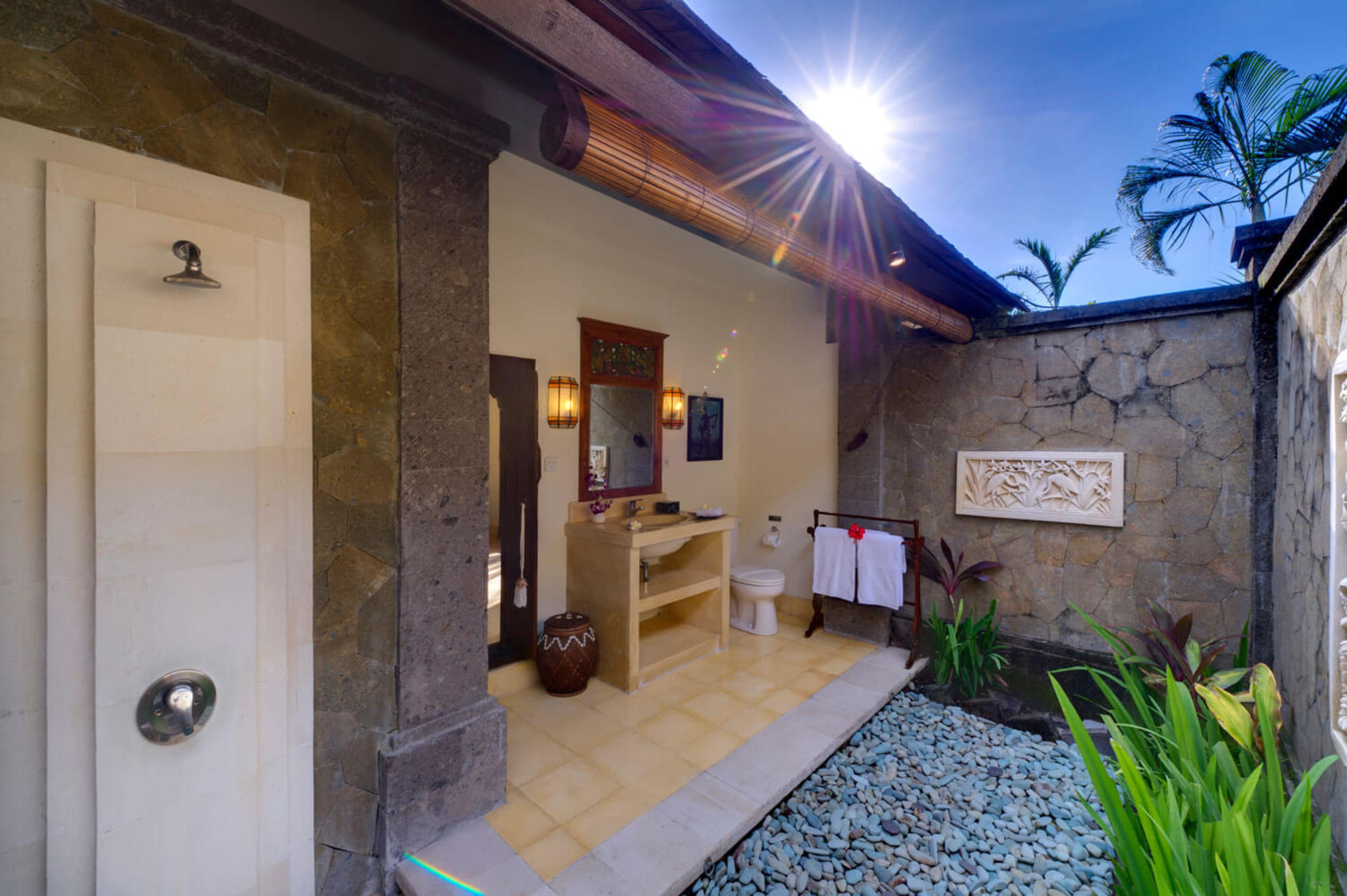Tropical Luxury Steps from the Sand – Bali Villa 1034