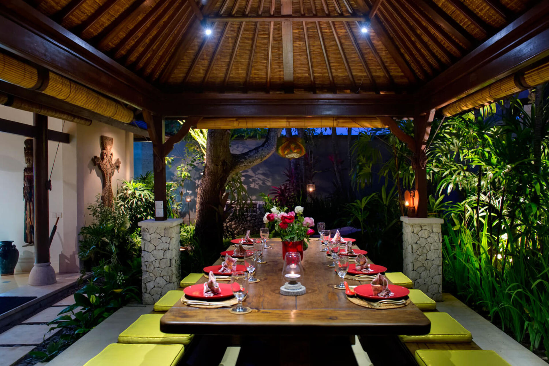 Tropical Luxury Steps from the Sand – Bali Villa 1034