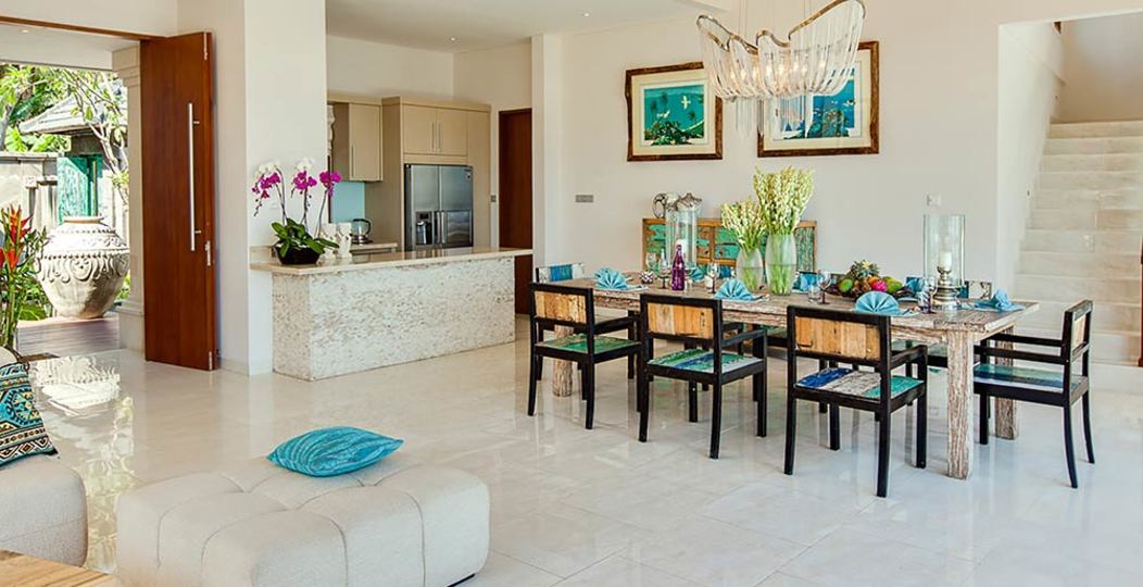 Beautiful Seafront Villa with Private Pool – Bali Villa 1041