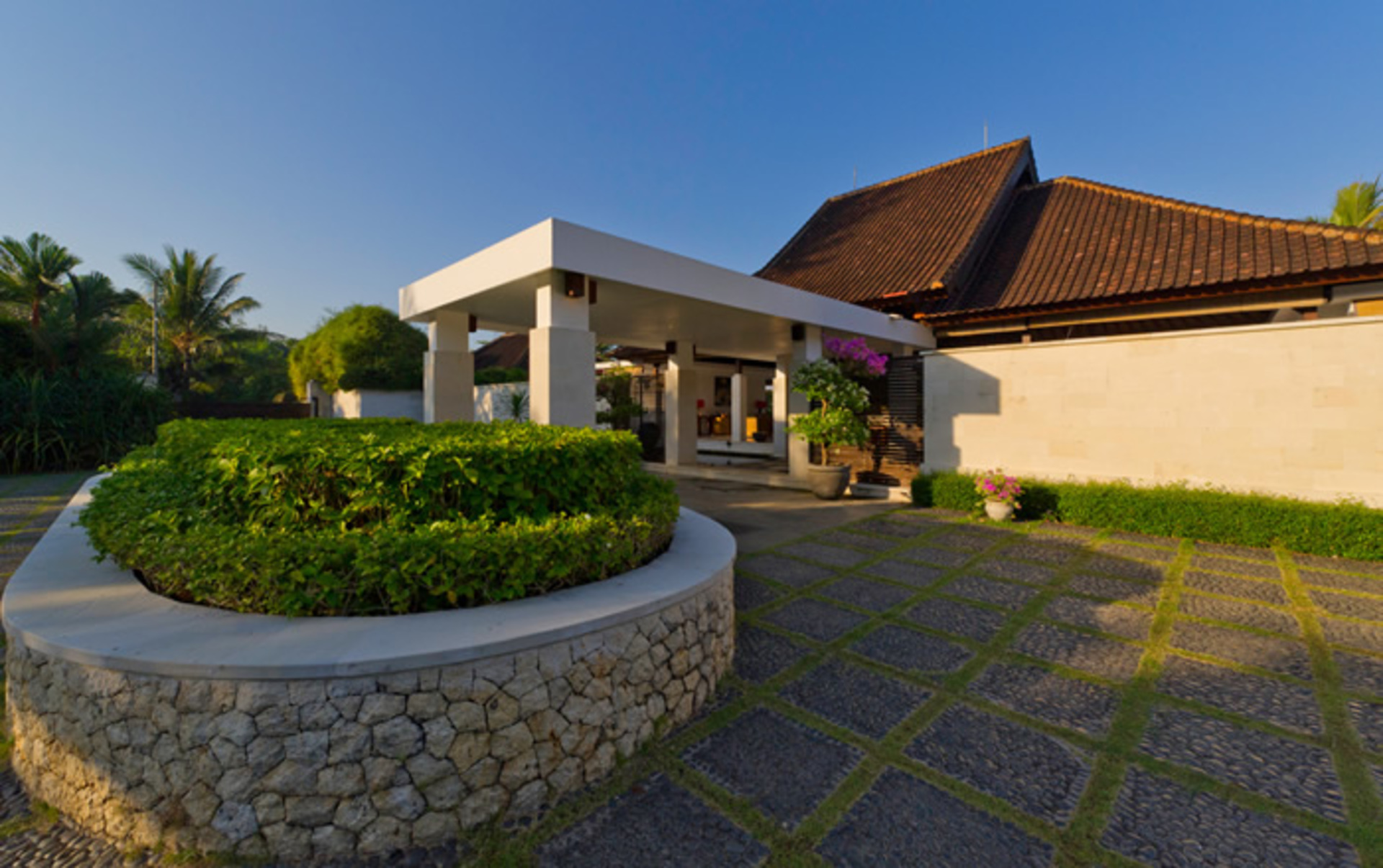 Private Beachside Escape with Lush Grounds – Bali Villa 1044