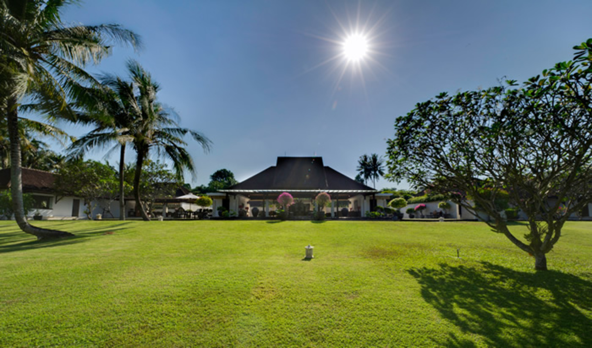 Private Beachside Escape with Lush Grounds – Bali Villa 1044