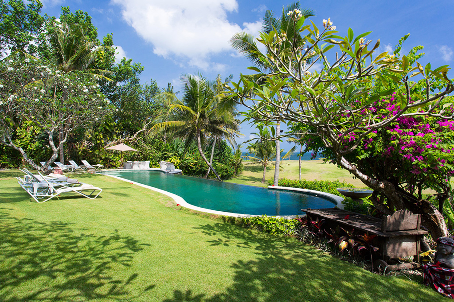 Elegant Beachfront Escape with Pool – Bali Villa 1046