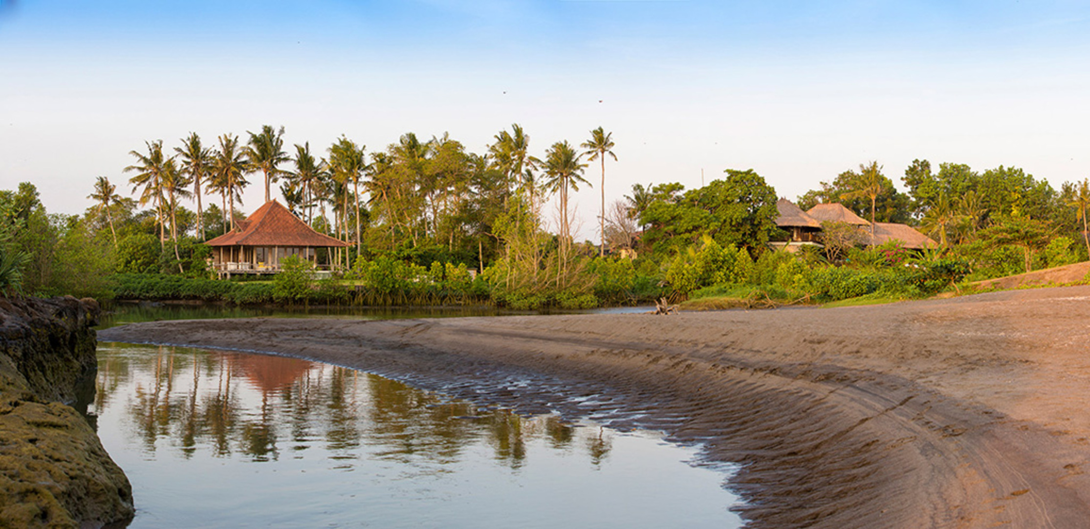 Elegant Beachfront Escape with Pool – Bali Villa 1046