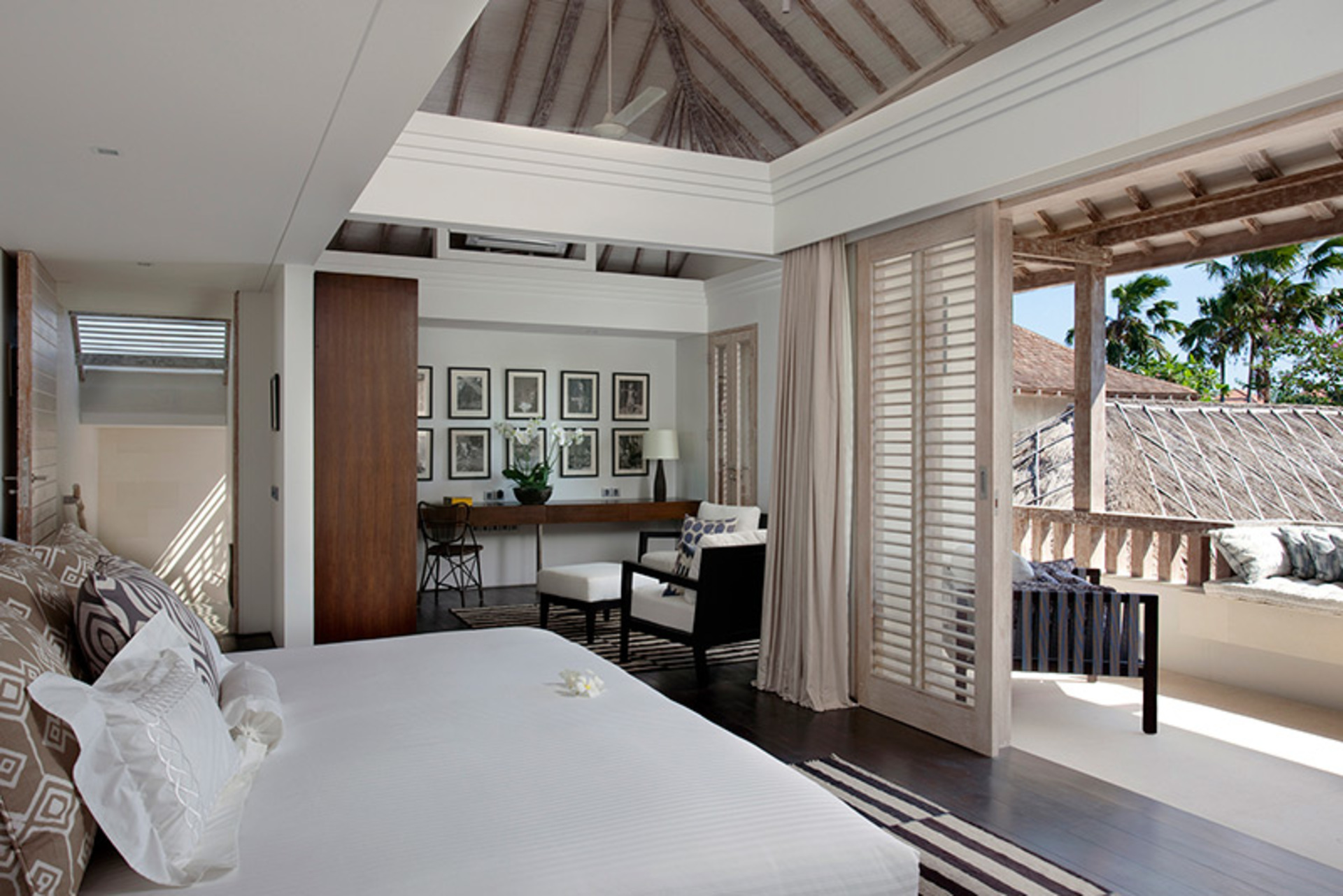 Serenity by the Shoreline – Bali Villa 1048