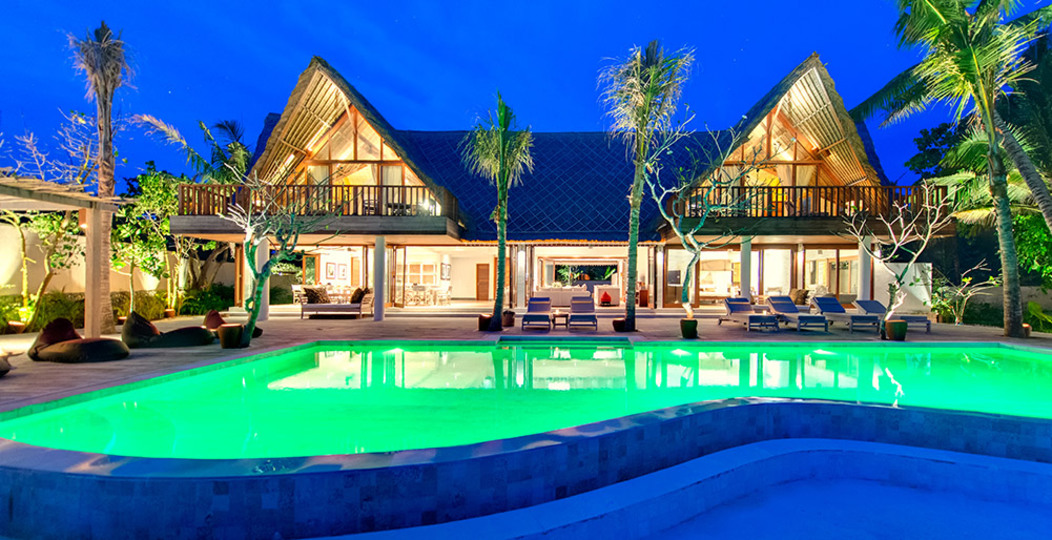 Chic Beachfront with Pool & Style – Bali Villa 1052