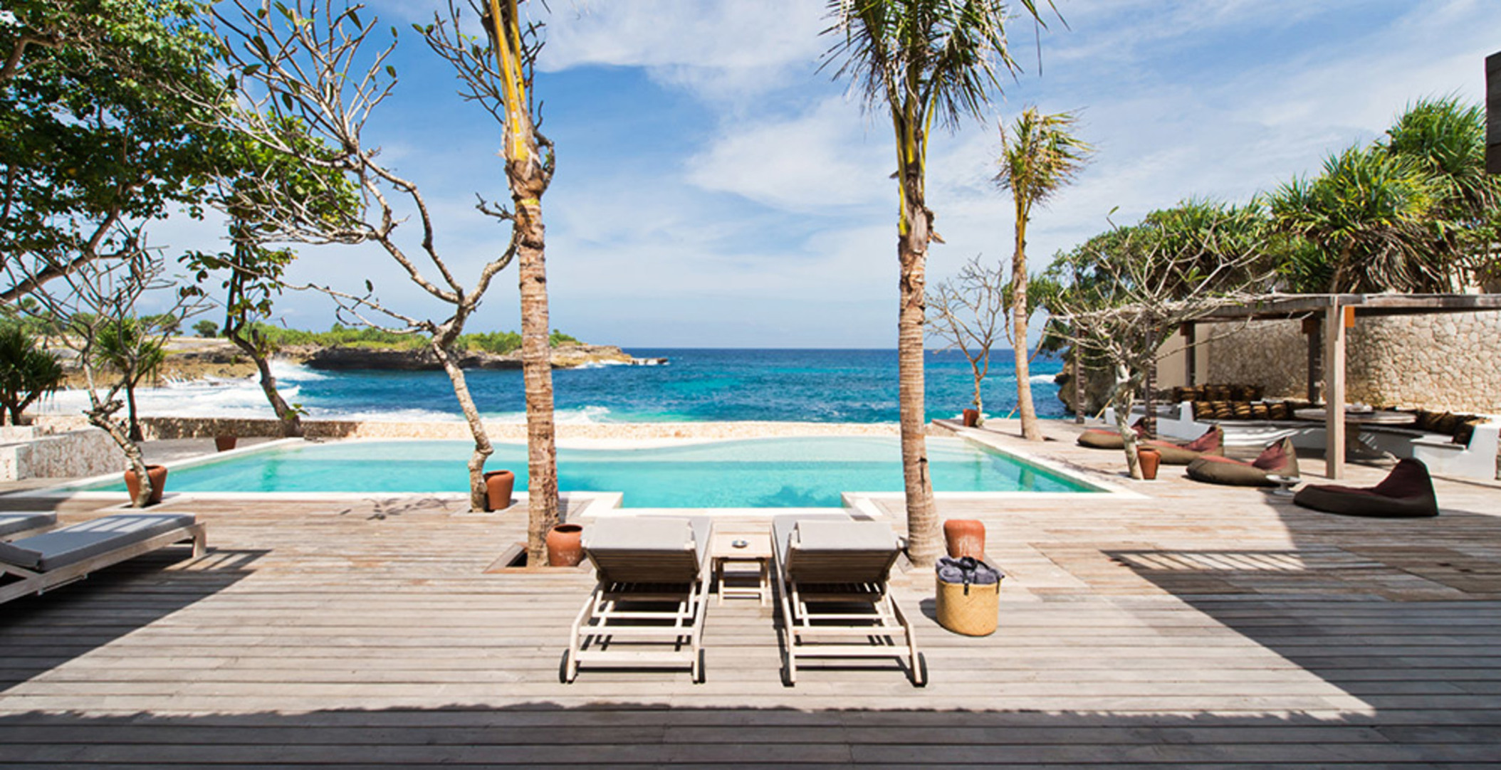 Chic Beachfront with Pool & Style – Bali Villa 1052