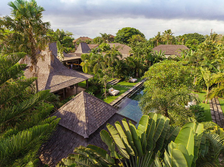 Seaside Luxury with Cultural Charm – Bali Villa 1054