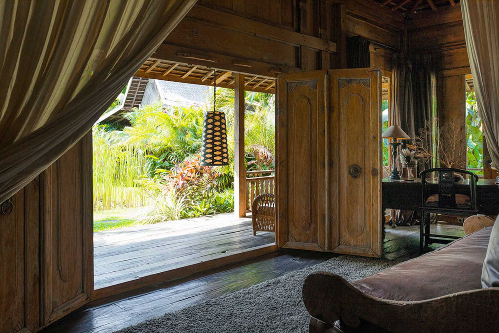 Seaside Luxury with Cultural Charm – Bali Villa 1054
