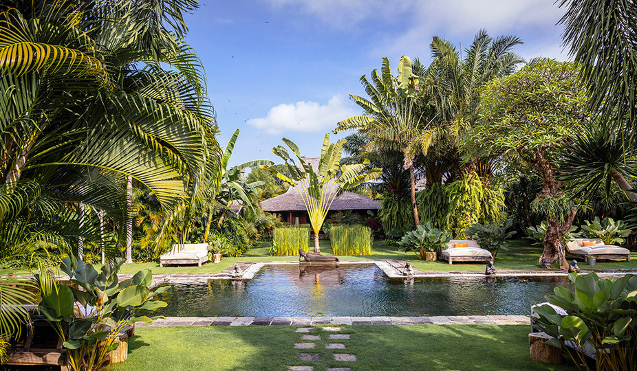 Seaside Luxury with Cultural Charm – Bali Villa 1054