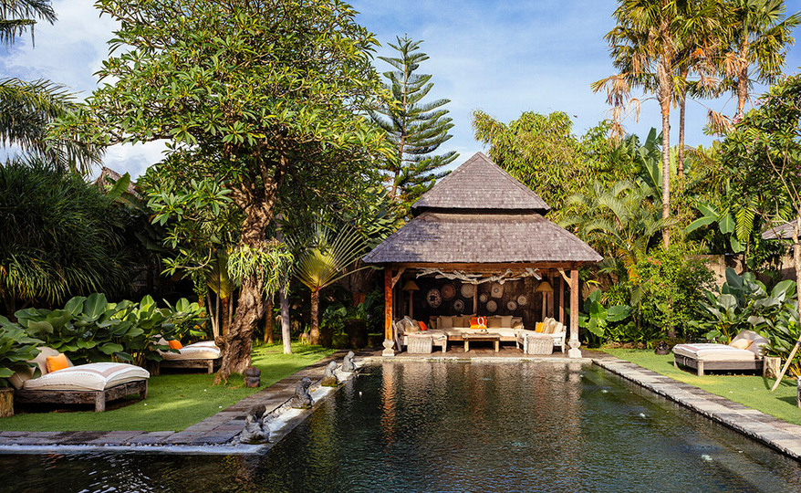 Seaside Luxury with Cultural Charm – Bali Villa 1054