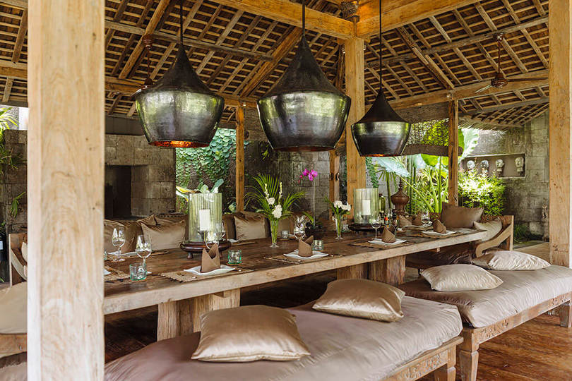 Seaside Luxury with Cultural Charm – Bali Villa 1054