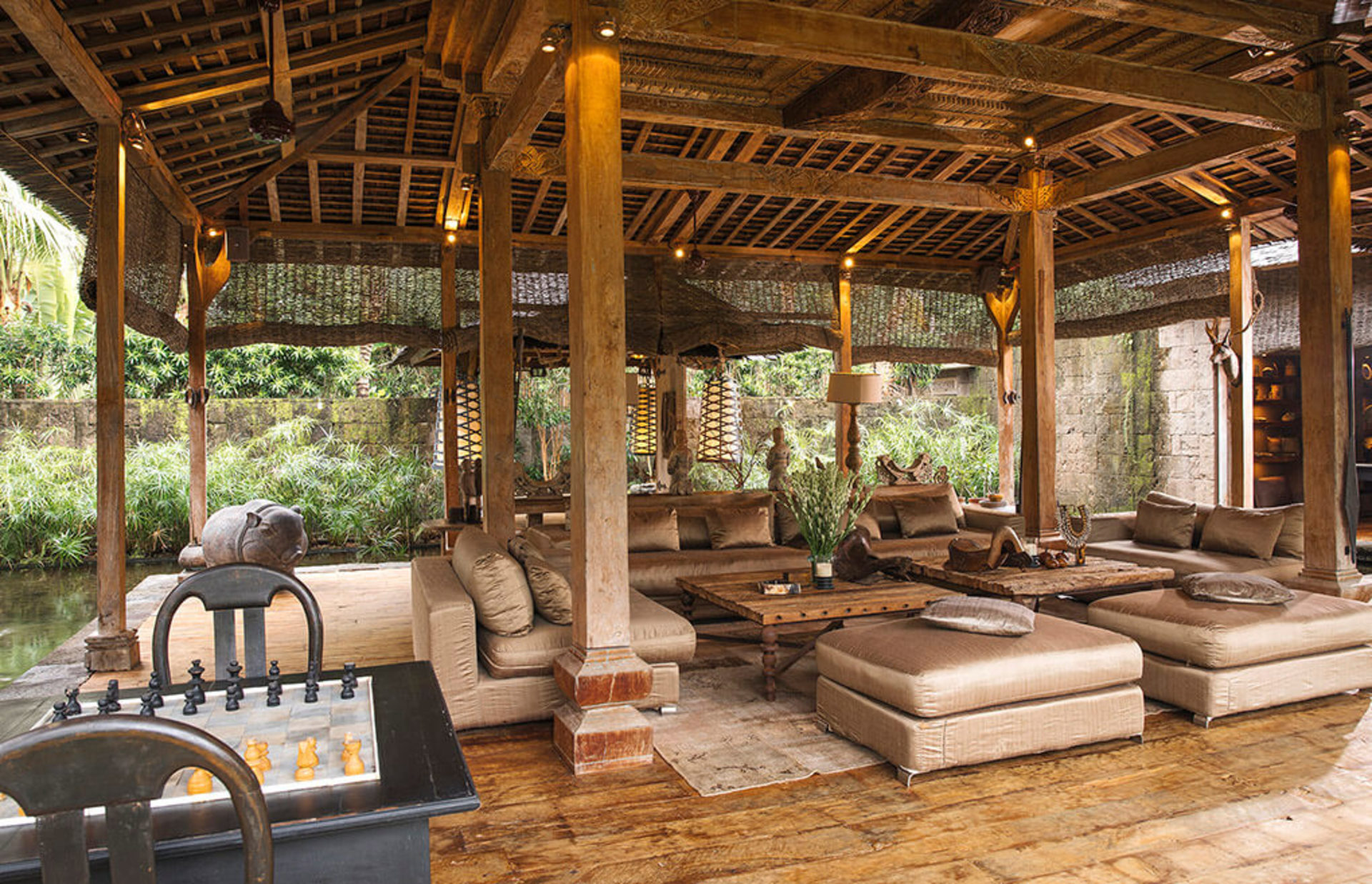 Seaside Luxury with Cultural Charm – Bali Villa 1054