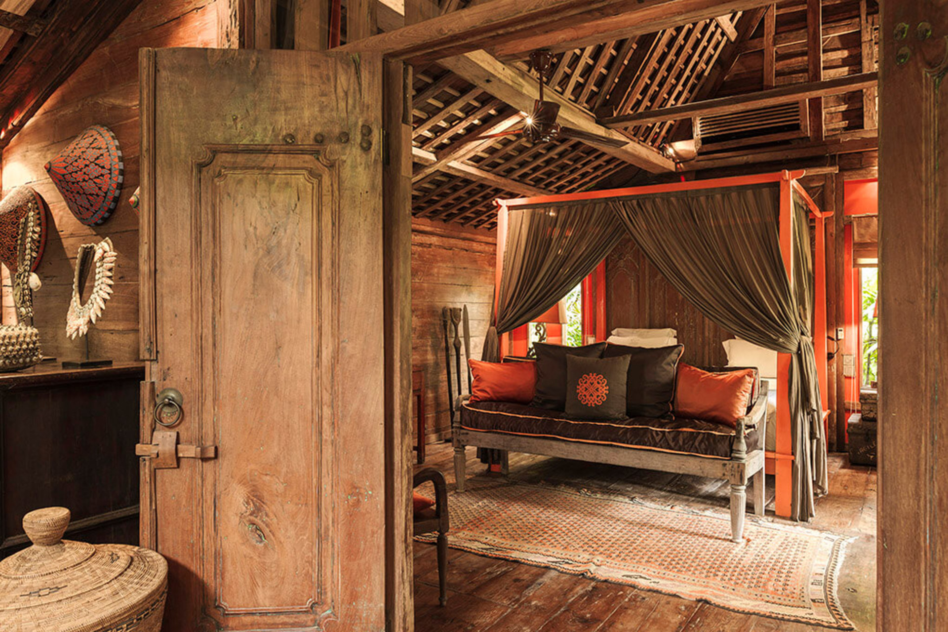Seaside Luxury with Cultural Charm – Bali Villa 1054