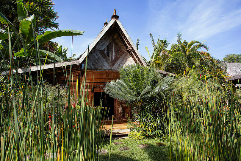 Seaside Luxury with Cultural Charm – Bali Villa 1054