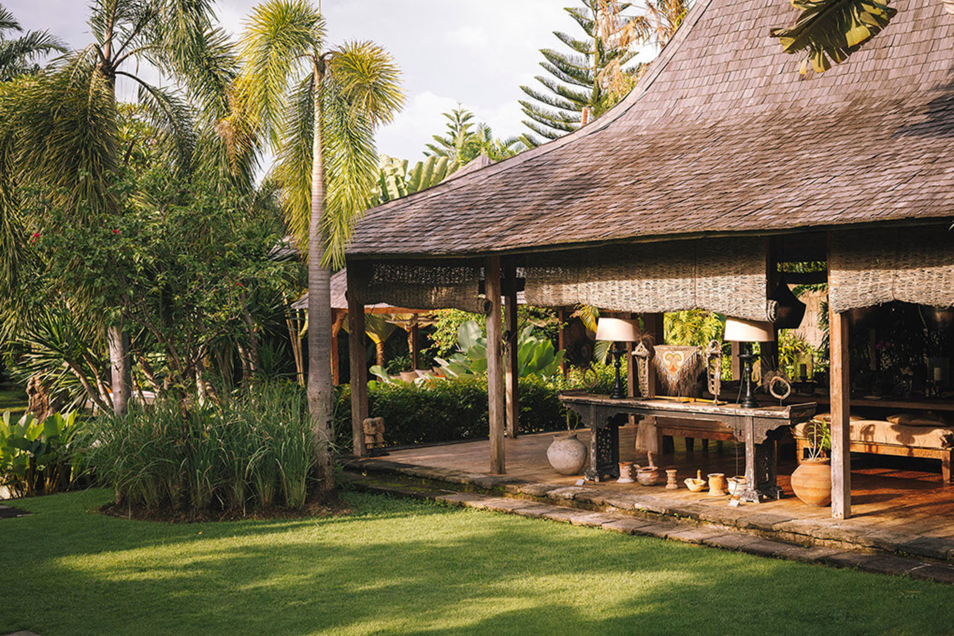 Seaside Luxury with Cultural Charm – Bali Villa 1054