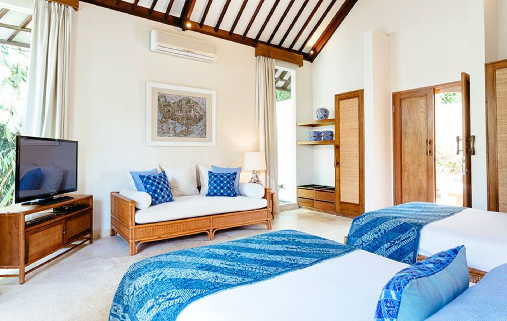 Elegant Tropical Escape –  Bali Villa 1063