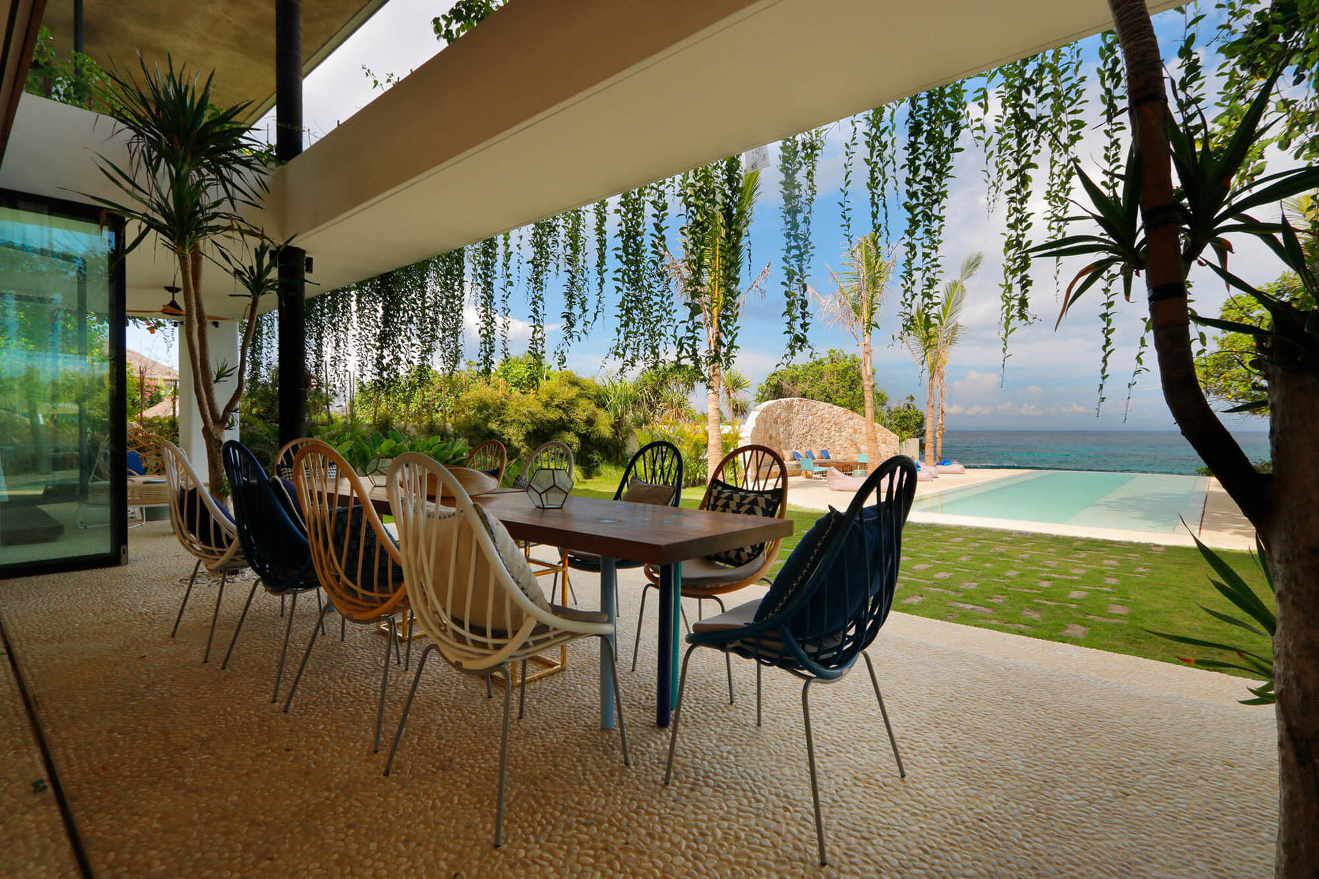 Steps from the Sea, Wrapped in Luxury – Bali Villa 1073