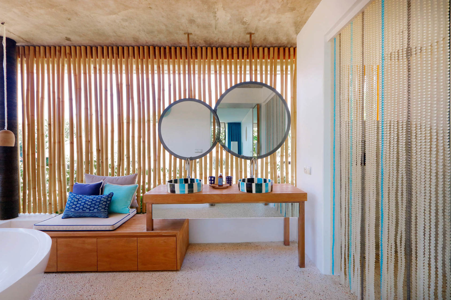 Steps from the Sea, Wrapped in Luxury – Bali Villa 1073
