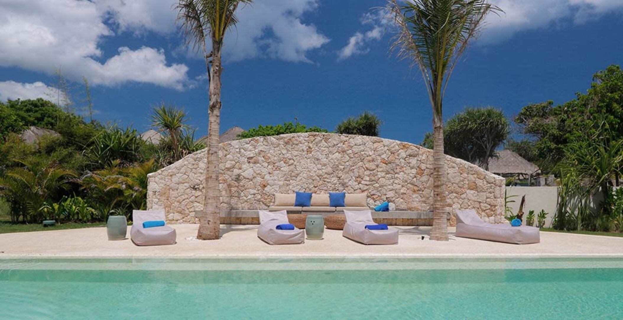 Steps from the Sea, Wrapped in Luxury – Bali Villa 1073