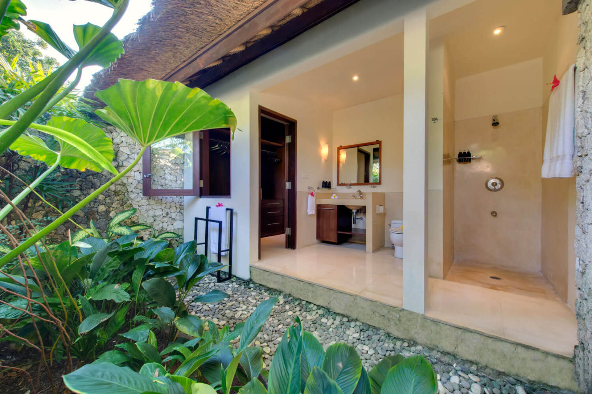 Luxury Rooted in Serenity – Bali Villa 1074