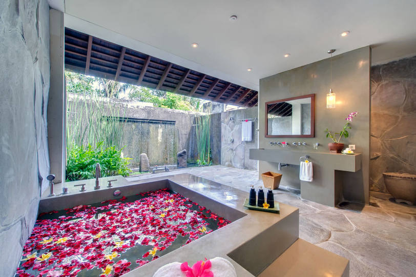 Luxury Rooted in Serenity – Bali Villa 1074