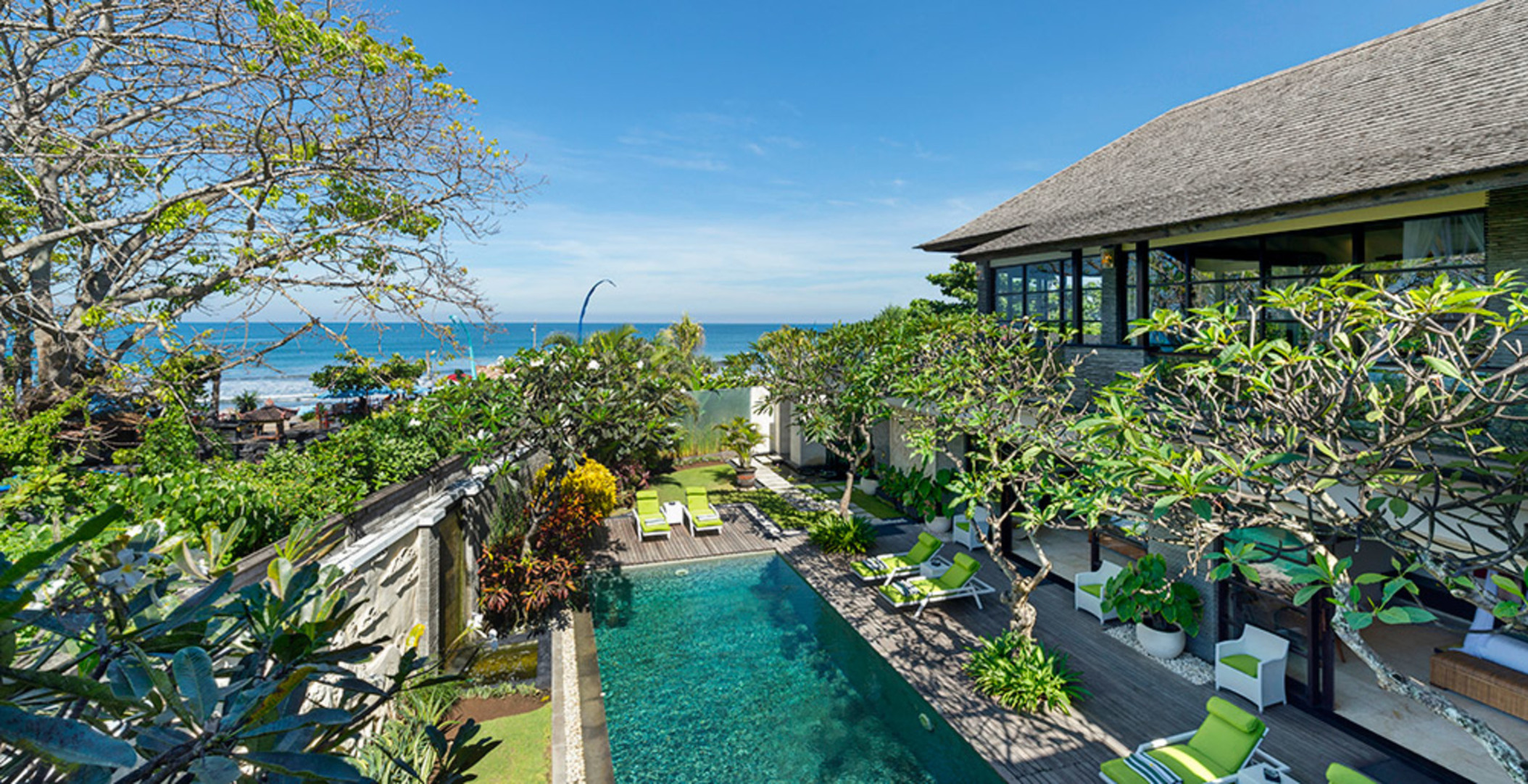 Beachfront Bliss Awaits You – Bali Villa 1076