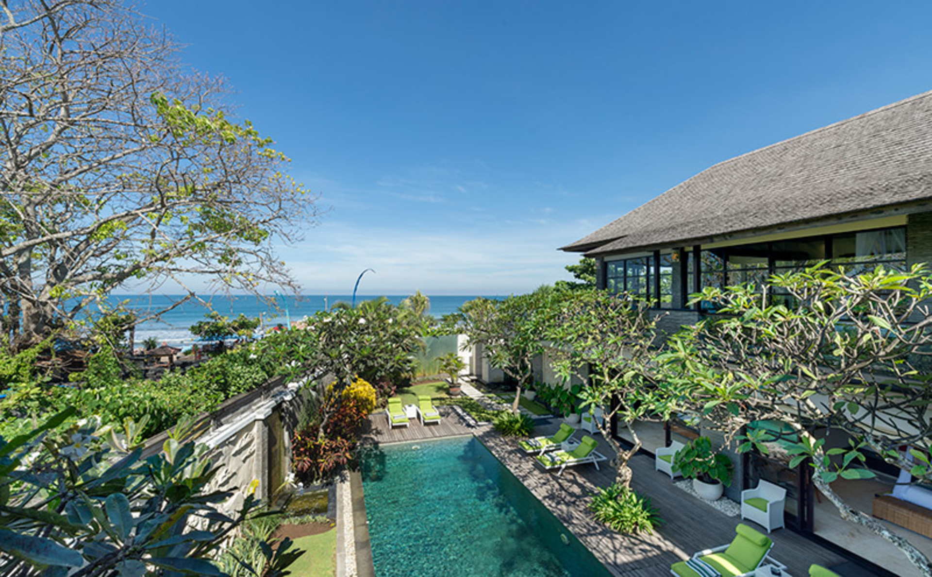Beachfront Bliss Awaits You – Bali Villa 1076